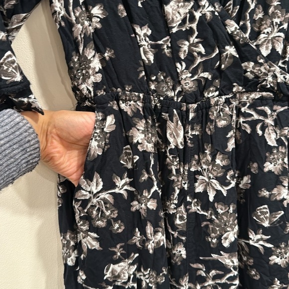 🔥Abercrombie & Fitch Floral Jumpsuit🔥 - Picture 2 of 6